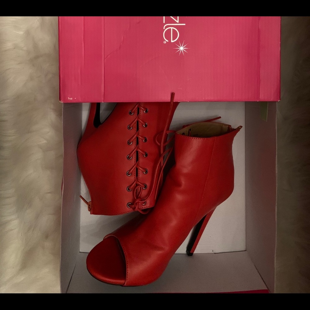 Shoedazzel